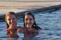Com a Bebel, na piscina do hotel em Fortim, no litoral cearense